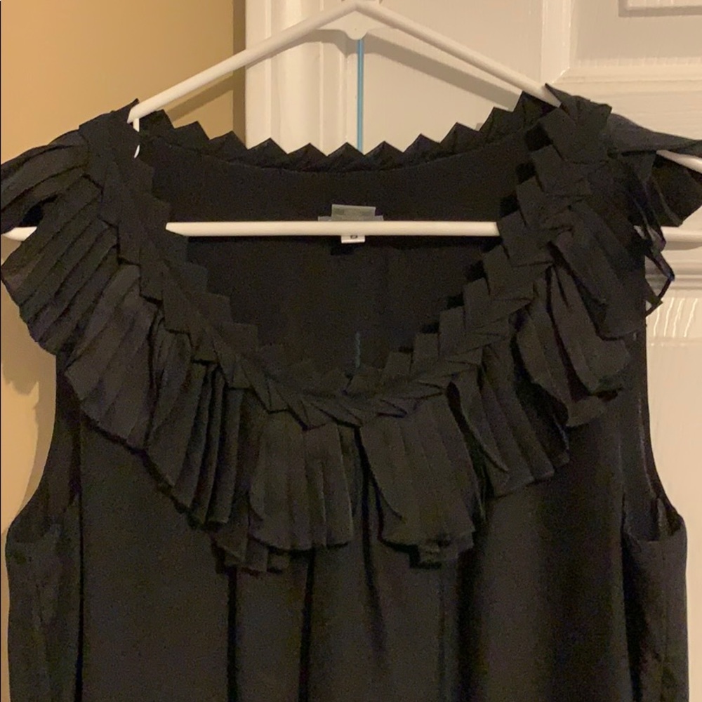 Ann Taylor tank with neck detail